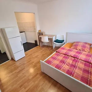 Apartment Sympathische Ein-zimmer, Stuttgart