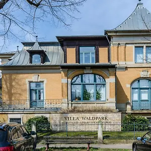 https://apt-waldpark.dresdenhotels.net